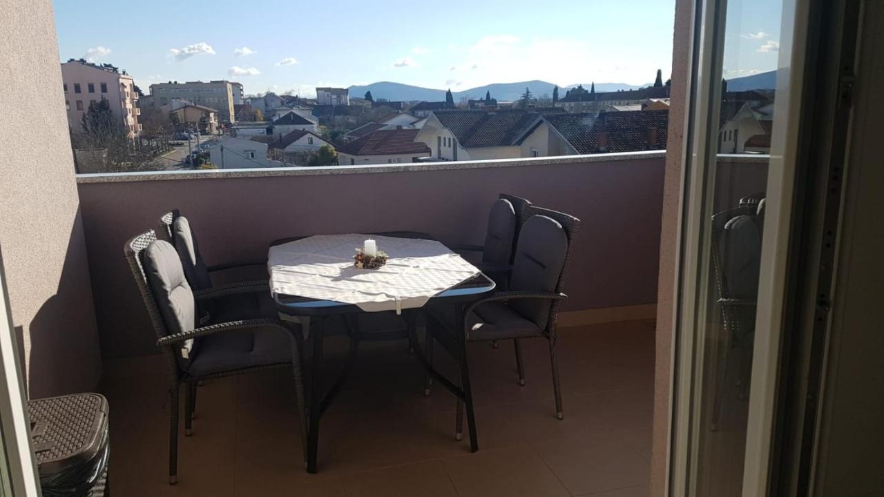 Apartman Lora ยูบุสกี ภายนอก รูปภาพ