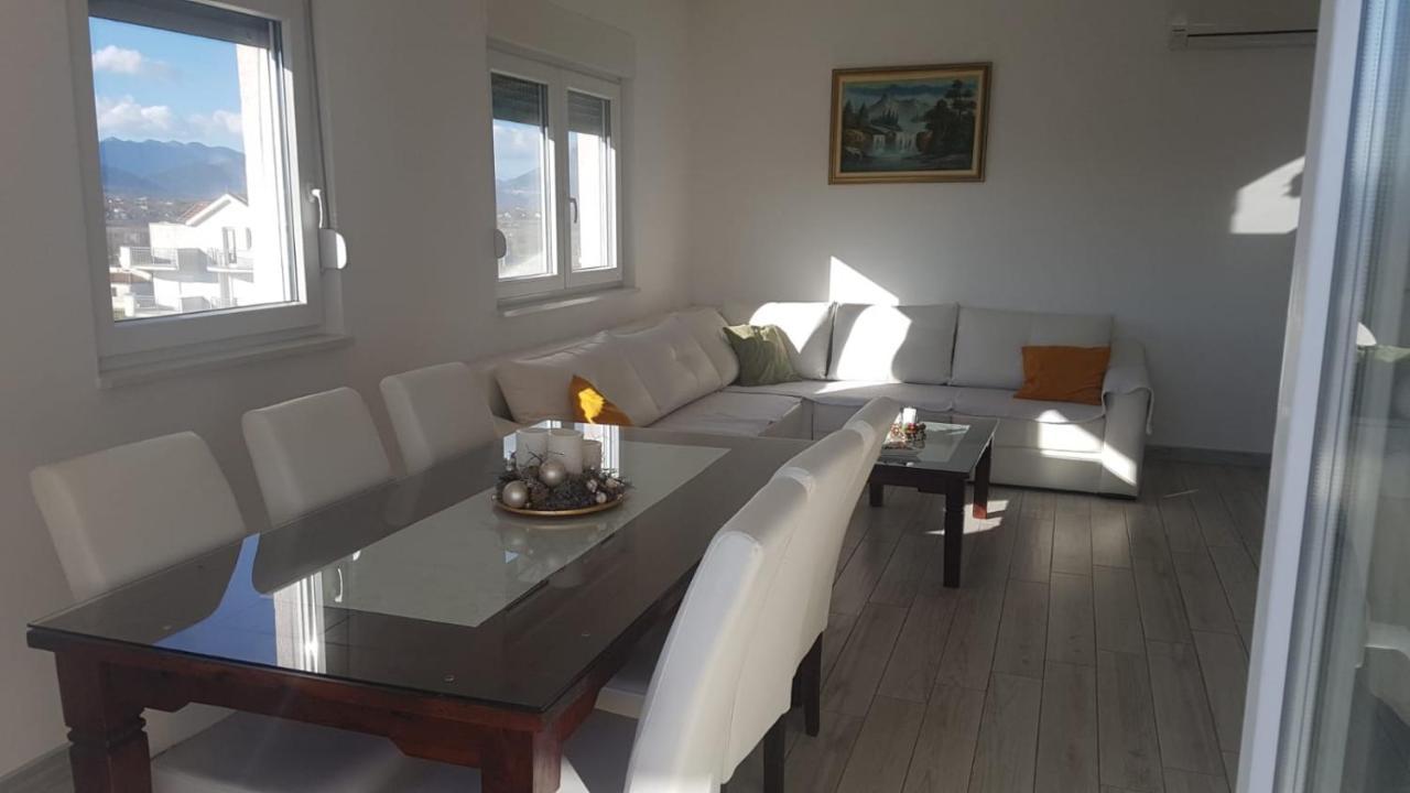 Apartman Lora ยูบุสกี ภายนอก รูปภาพ