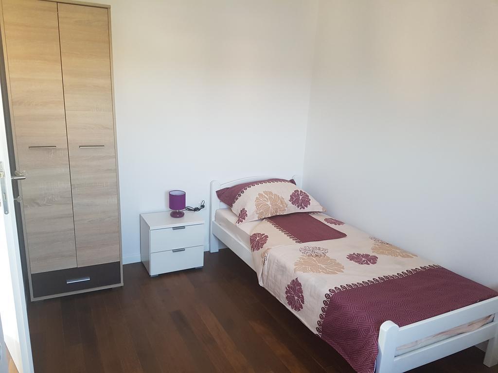 Apartman Lora ยูบุสกี ภายนอก รูปภาพ