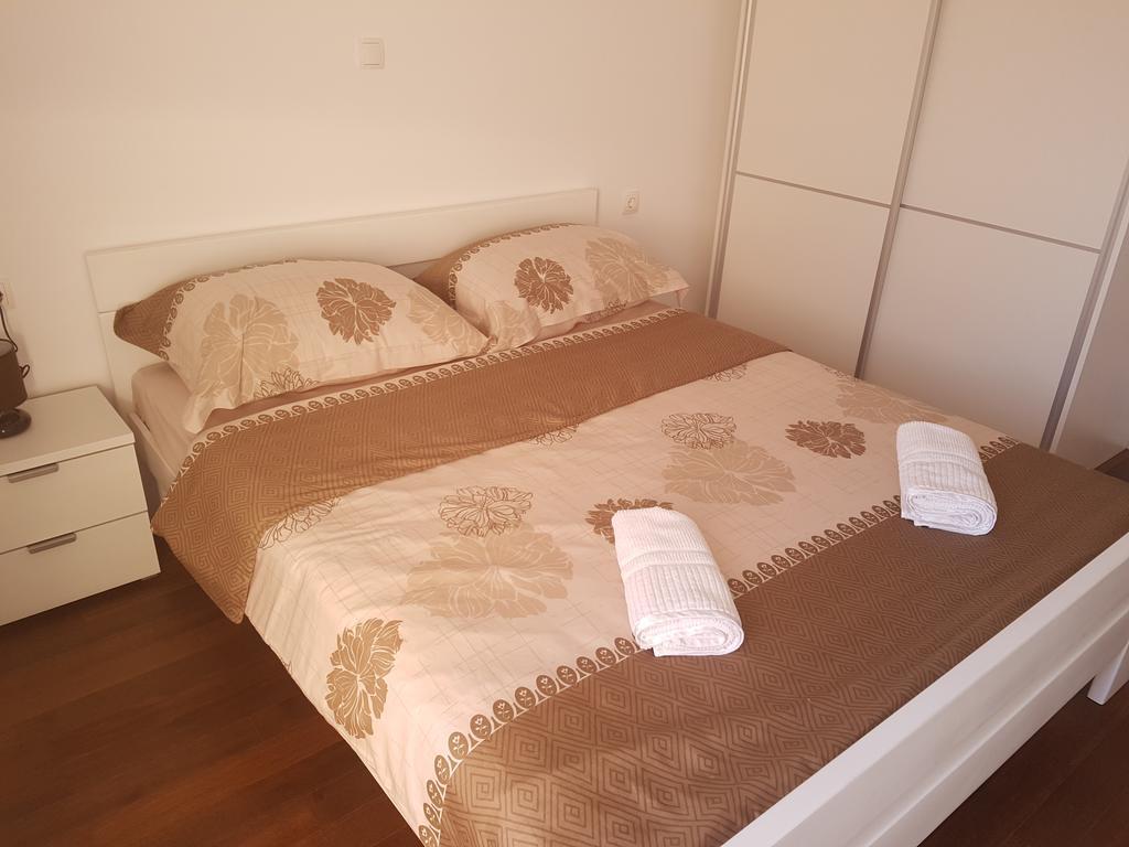 Apartman Lora ยูบุสกี ภายนอก รูปภาพ