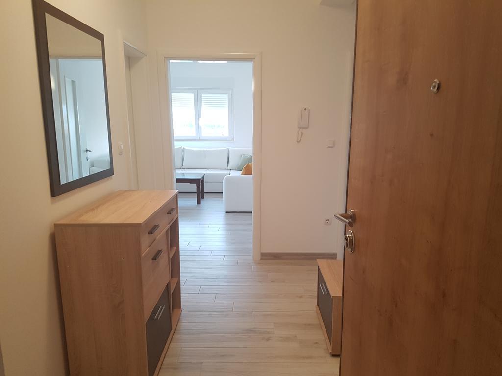 Apartman Lora ยูบุสกี ภายนอก รูปภาพ