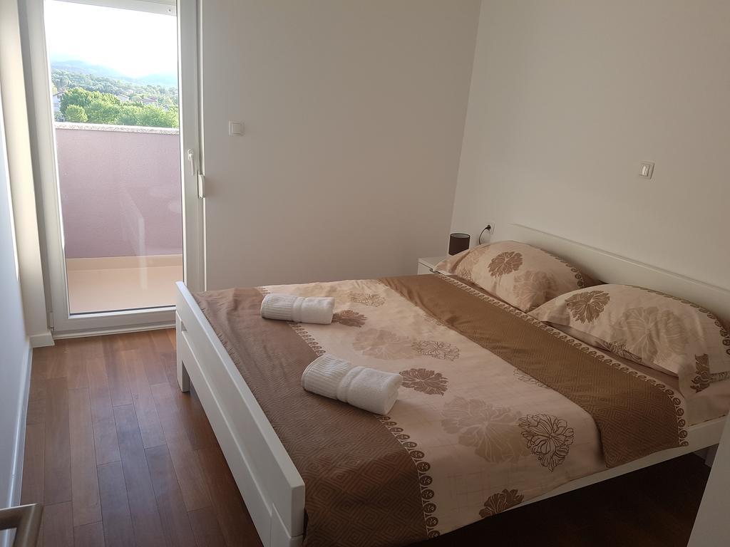 Apartman Lora ยูบุสกี ภายนอก รูปภาพ