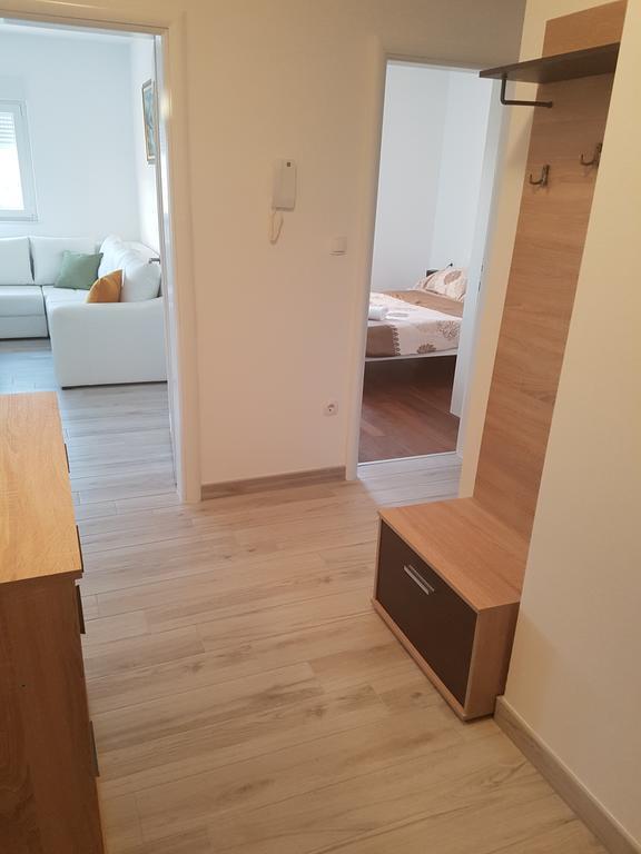 Apartman Lora ยูบุสกี ภายนอก รูปภาพ